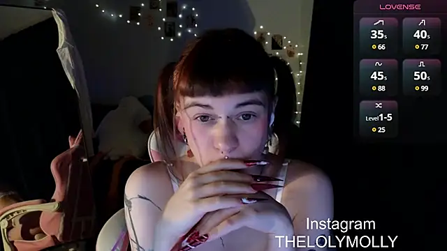 Snapshot of LolyMolli chatting on January 2025 05:07:02 PM LolyMolli online show from January 2025 05:07:02 PM