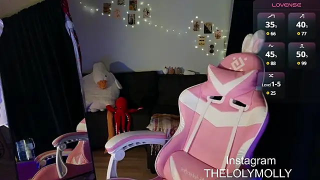 Snapshot of LolyMolli chatting on February 2025 08:20:02 PM LolyMolli online show from February 2025 08:20:02 PM