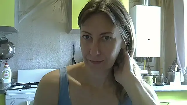 Snapshot of AshleyXHoney chatting on June 2026 08:19:01 AM AshleyXHoney online show from June 2026 08:19:01 AM