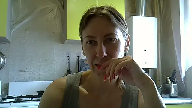 Snapshot of AshleyXHoney chatting on July 2026 06:37:02 AM AshleyXHoney online show from July 2026 06:37:02 AM