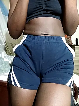 Snapshot of julietunderwoood chatting on March 2025 04:35:01 AM julietunderwoood online show from March 2025 04:35:01 AM