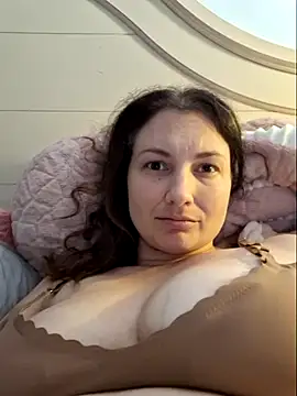 MilfyMrsRobinson online show from February 2025 01:32:01 AM