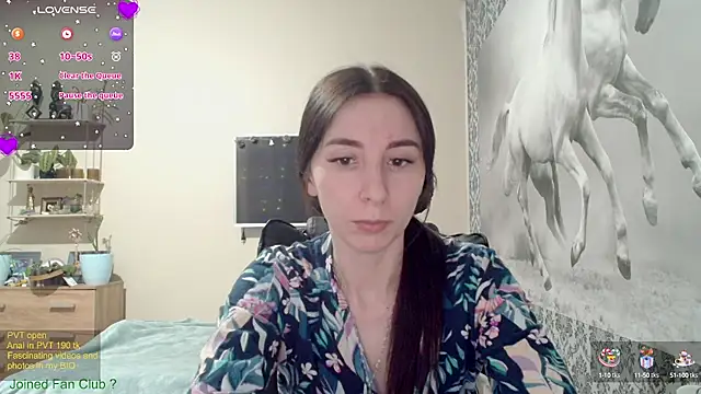 Snapshot of Wowpornoo chatting on January 2025 03:27:01 PM Wowpornoo online show from January 2025 03:27:01 PM