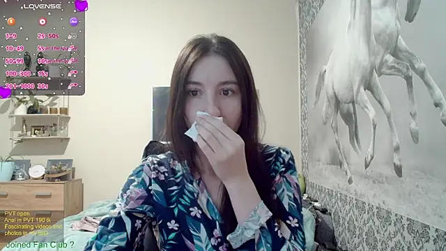 Snapshot of Wowpornoo chatting on January 2025 01:37:02 AM Wowpornoo online show from January 2025 01:37:02 AM