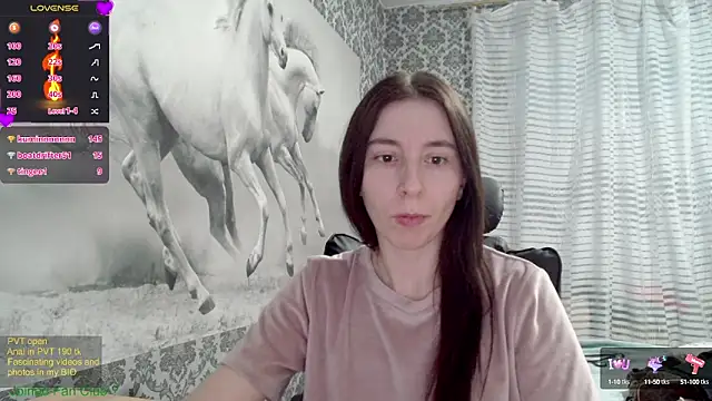 Snapshot of Wowpornoo chatting on February 2025 03:53:02 PM Wowpornoo online show from February 2025 03:53:02 PM