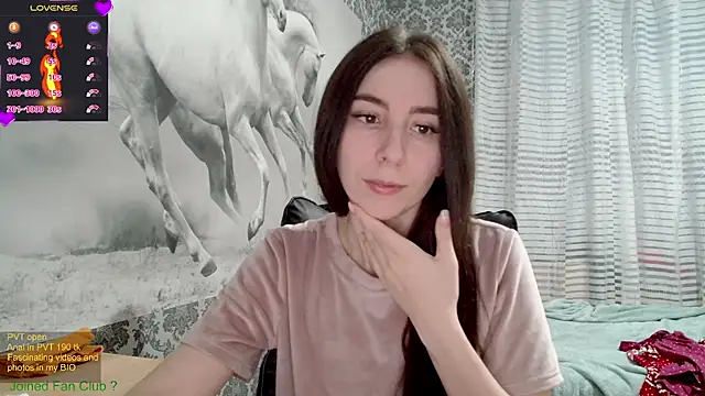 Snapshot of Wowpornoo chatting on February 2025 01:21:01 PM Wowpornoo online show from February 2025 01:21:01 PM