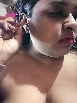 Snapshot of Love_Jenny chatting on February 2025 07:01:01 AM Love Jenny online show from February 2025 07:01:01 AM