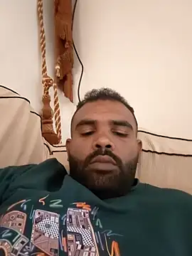 ListedLoin online show from November 2025 10:43:02 AM