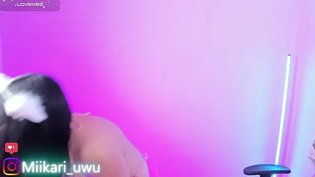 Snapshot of Ahri_Elderwood chatting on November 2025 03:40:02 AM Ahri Elderwood online show from November 2025 03:40:02 AM