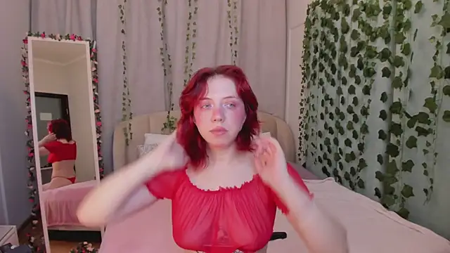 Love is Lola online show from December 2025 12:27:01 AM