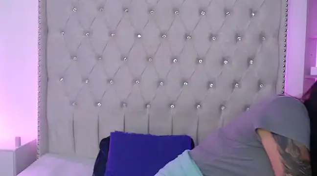 Abril Squirt online show from February 2025 06:07:01 AM