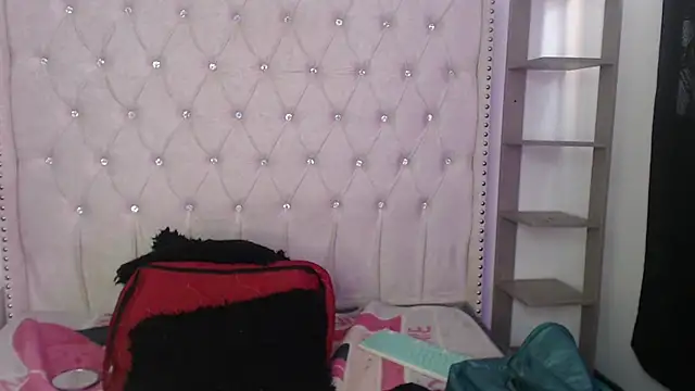 Abril Squirt online show from November 2025 04:45:02 PM