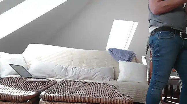 maxmueller321 online show from March 2025 01:07:02 PM