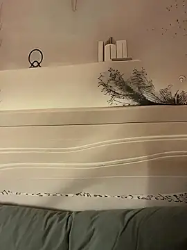 Eliza-E online show from January 2026 04:39:02 AM