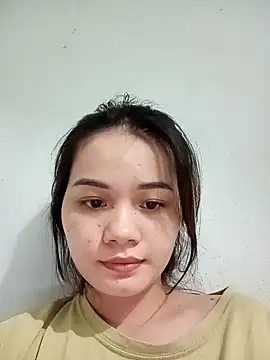 Ngoc-Trinh online show from December 2024 07:57:01 AM