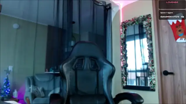 tevenwhiite online show from December 2025 07:53:02 PM