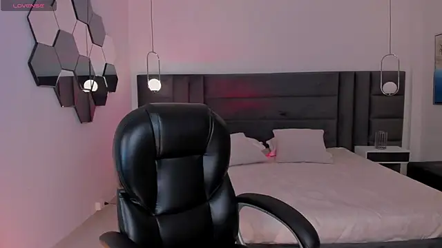 HannaConnor  online show from January 2026 09:09:02 PM