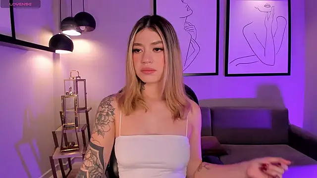 ViolettHansson online show from January 2026 05:07:01 PM