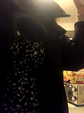 Snapshot of holyeroticss chatting on December 2025 10:29:02 PM holyeroticss online show from December 2025 10:29:02 PM