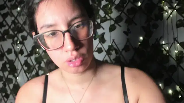 CoralineSanchez online show from October 2025 03:31:02 AM