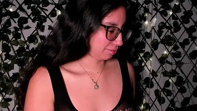 Snapshot of CoralineSanchez chatting on November 2025 07:10:01 PM CoralineSanchez online show from November 2025 07:10:01 PM