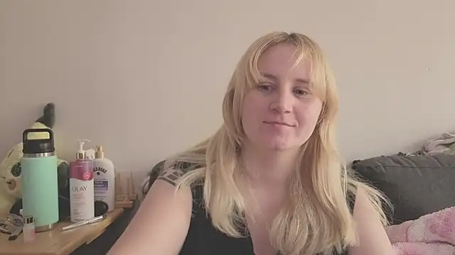 Glitch Witch online show from July 2026 02:01:02 PM