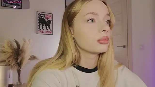  MayShy  online show from March 2025 05:58:01 PM