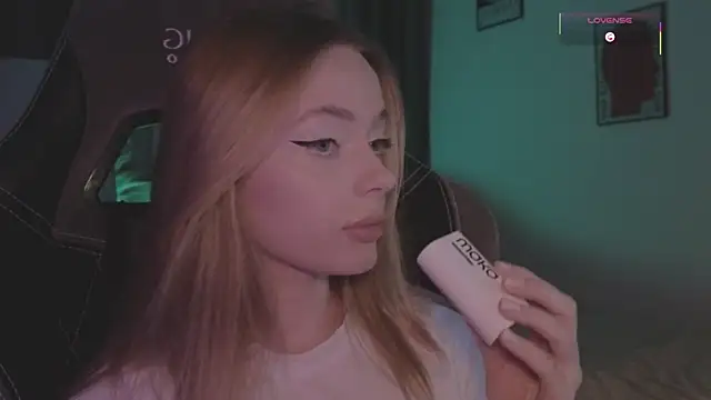  MayShy  online show from September 2025 06:53:02 PM