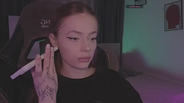  MayShy  online show from September 2025 06:20:02 PM