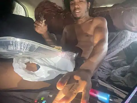 Snapshot of SlimeCrownzOut5 chatting on April 2026 07:22:01 PM SlimeCrownzOut5 online show from April 2026 07:22:01 PM