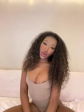 Snapshot of princesslola666 chatting on January 2025 03:07:01 AM princesslola666 online show from January 2025 03:07:01 AM