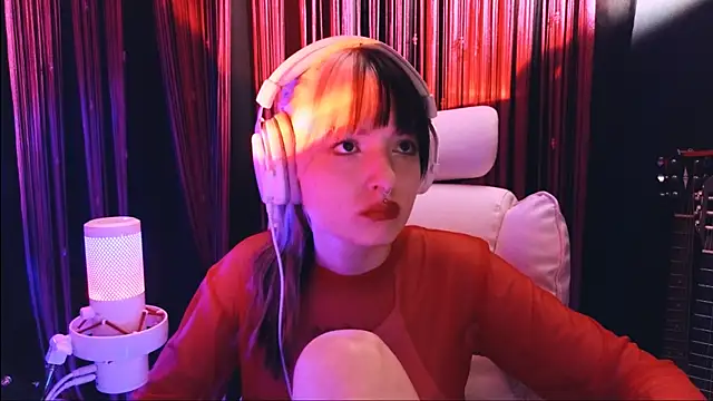 Avi Nile online show from December 2025 08:58:01 PM