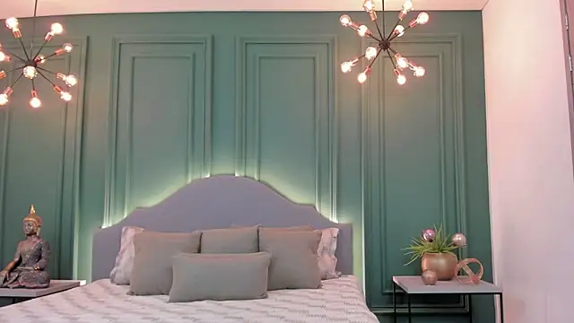 IrisBaker online show from December 2024 05:34:01 PM