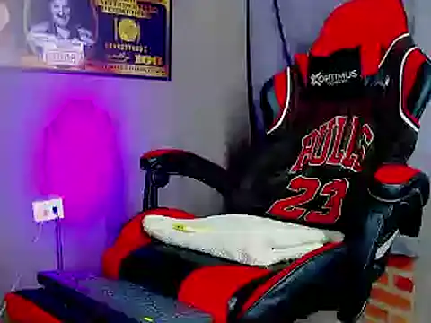 smoker445 online show from February 2025 10:44:02 AM