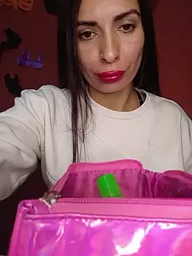 Chicavixy online show from November 2025 01:06:02 AM