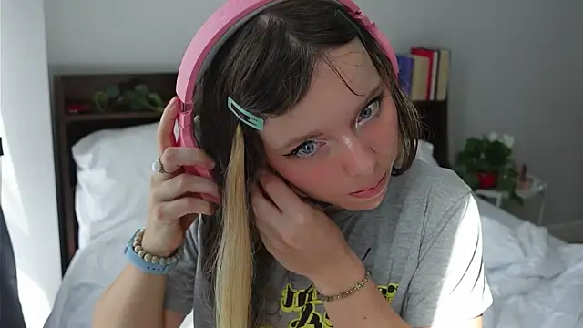Snapshot of Ayra_Lust chatting on March 2025 06:48:01 AM Ayra Lust online show from March 2025 06:48:01 AM