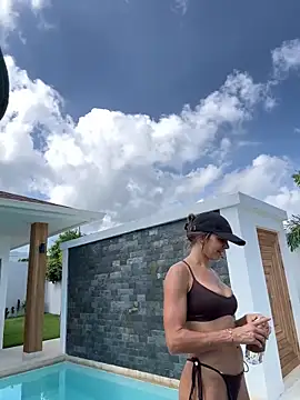 JuicyFruits93 online show from November 2025 06:44:01 AM