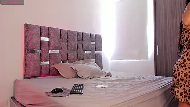 rossth1 online show from February 2026 07:48:01 PM