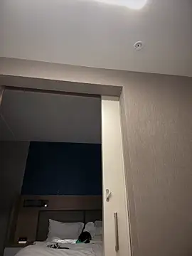 1BeautyN1Beast online show from November 2025 03:05:02 PM