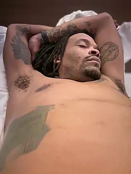 1BeautyN1Beast online show from December 2025 03:46:02 AM