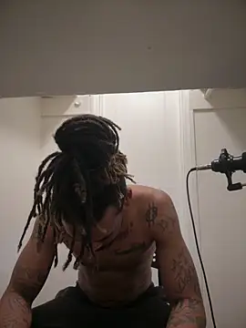 Snapshot of 1BeautyN1Beast chatting on February 2026 04:16:01 PM 1BeautyN1Beast online show from February 2026 04:16:01 PM