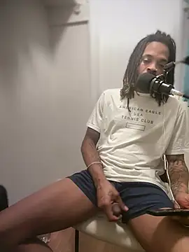 Snapshot of 1BeautyN1Beast chatting on February 2026 05:17:02 AM 1BeautyN1Beast online show from February 2026 05:17:02 AM