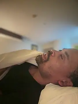 Snapshot of 1BeautyN1Beast chatting on March 2026 04:03:01 AM 1BeautyN1Beast online show from March 2026 04:03:01 AM