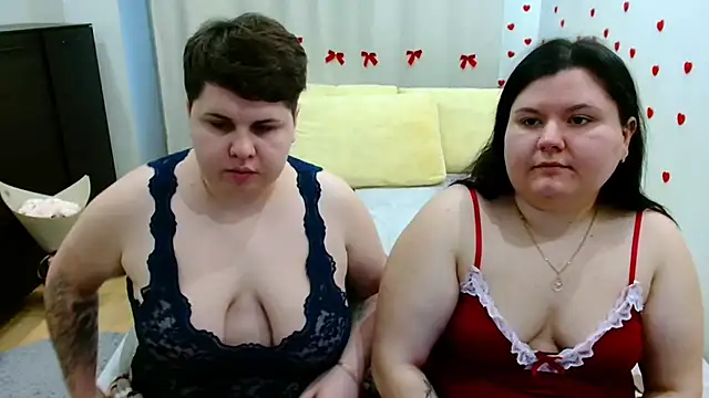BeckyAndHellen online show from December 2025 10:31:01 AM