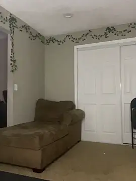 Snapshot of Shuggabutt chatting on January 2025 11:37:01 AM Shuggabutt online show from January 2025 11:37:01 AM