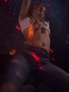 Snapshot of Shuggabutt chatting on February 2025 07:04:02 AM Shuggabutt online show from February 2025 07:04:02 AM