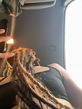 Snapshot of Shuggabutt chatting on September 2025 01:11:01 AM Shuggabutt online show from September 2025 01:11:01 AM