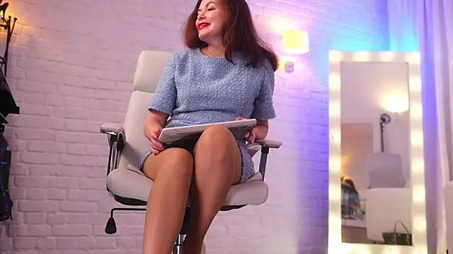 Snapshot of Nylon_Legs chatting on January 2026 10:02:02 PM Nylon Legs online show from January 2026 10:02:02 PM