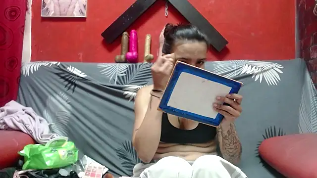 Yaumiko online show from November 2025 12:05:01 PM