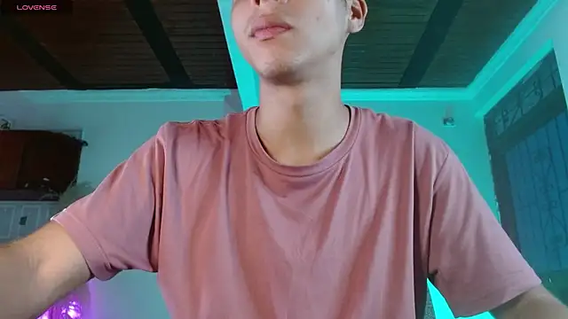 Snapshot of justin_alexxx chatting on January 2025 06:25:01 PM justin alexxx online show from January 2025 06:25:01 PM